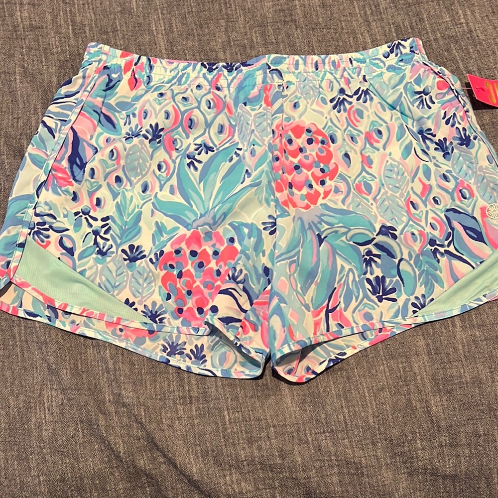 NWT ocean trail short